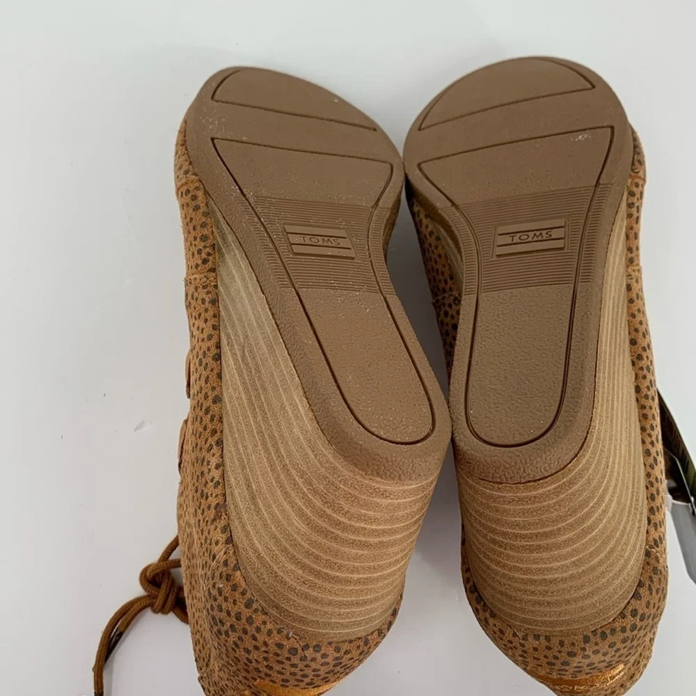 TOMS Kala wedge ankle boots booties lace-up mini Cheetah suede shoe new 9.5